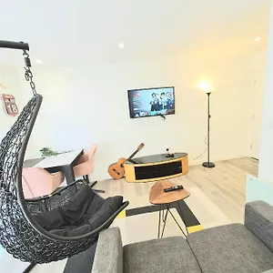  Apartment Lovely Centre - Netflix, Wifi, Digital Tv